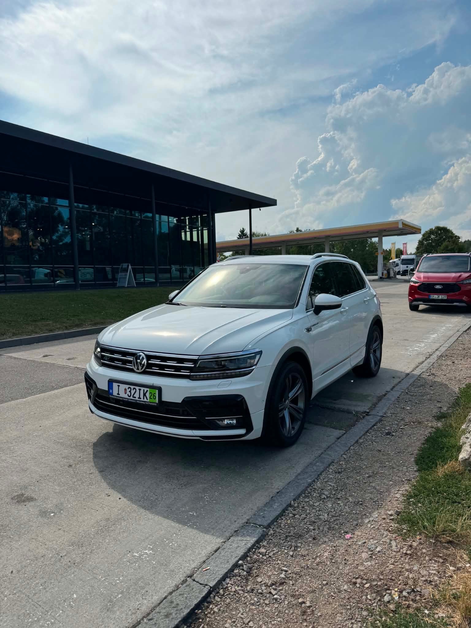 Volkswagen Tiguan referencia autóbehozatal